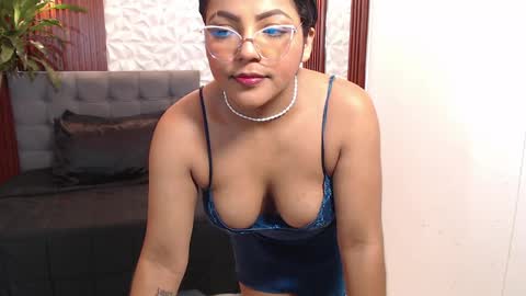 Snapshot of veronica_em1 chatting on April 2026 02:44:01 PM VERONICA online show from April 2026 02:44:01 PM