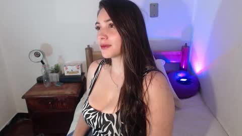 Snapshot of veronicaa_4 chatting on December 2025 07:25:02 AM Veronica Rodriguez online show from December 2025 07:25:02 AM