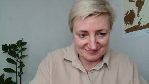 Snapshot of verony_ chatting on March 2025 09:43:01 AM verony_ online show from March 2025 09:43:01 AM