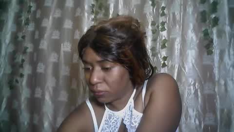Snapshot of verronique1511 chatting on May 2026 04:07:02 AM verronique1511 online show from May 2026 04:07:02 AM