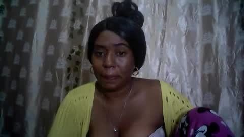 Snapshot of verronique1511 chatting on May 2026 11:35:02 PM verronique1511 online show from May 2026 11:35:02 PM