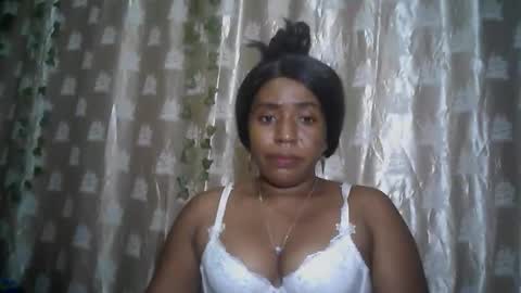 Snapshot of verronique1511 chatting on May 2026 06:31:02 PM verronique1511 online show from May 2026 06:31:02 PM