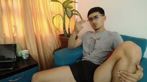 versatileguuy online show from April 2026 09:19:01 PM