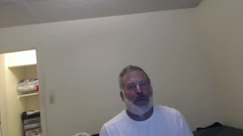 Snapshot of veryveryhairmanindenver chatting on December 2024 12:52:02 AM hairy man online show from December 2024 12:52:02 AM