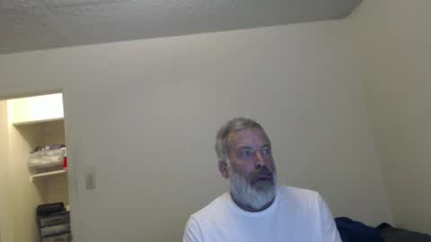 Snapshot of veryveryhairmanindenver chatting on December 2024 12:50:01 AM hairy man online show from December 2024 12:50:01 AM