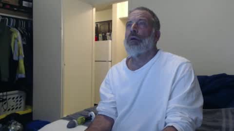 Snapshot of veryveryhairmanindenver chatting on January 2025 12:54:01 AM hairy man online show from January 2025 12:54:01 AM