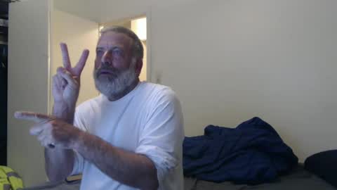 Snapshot of veryveryhairmanindenver chatting on January 2025 12:46:02 AM hairy man online show from January 2025 12:46:02 AM