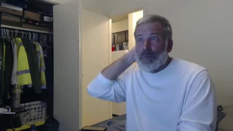 Snapshot of veryveryhairmanindenver chatting on January 2025 12:59:01 AM hairy man online show from January 2025 12:59:01 AM