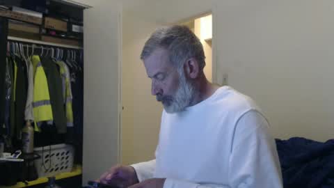 Snapshot of veryveryhairmanindenver chatting on January 2025 12:48:02 AM hairy man online show from January 2025 12:48:02 AM