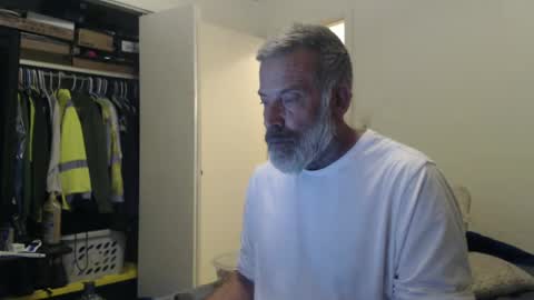 Snapshot of veryveryhairmanindenver chatting on January 2025 12:54:02 AM hairy man online show from January 2025 12:54:02 AM