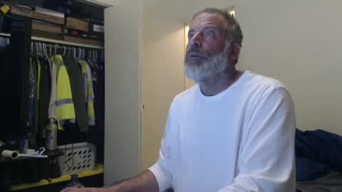 Snapshot of veryveryhairmanindenver chatting on January 2025 12:47:01 AM hairy man online show from January 2025 12:47:01 AM