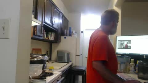 Snapshot of veryveryhairmanindenver chatting on September 2025 08:54:01 PM hairy man online show from September 2025 08:54:01 PM