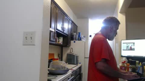 Snapshot of veryveryhairmanindenver chatting on September 2025 12:04:01 AM hairy man online show from September 2025 12:04:01 AM