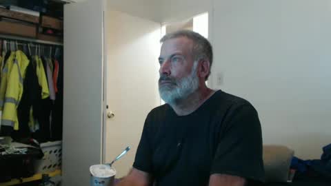 Snapshot of veryveryhairmanindenver chatting on October 2025 12:00:01 AM hairy man online show from October 2025 12:00:01 AM