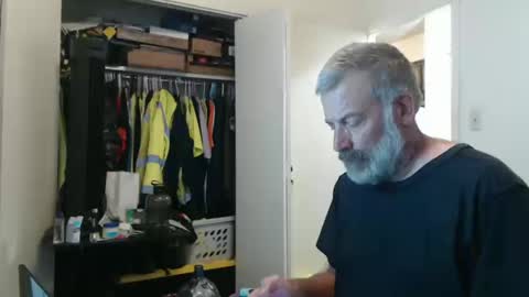 Snapshot of veryveryhairmanindenver chatting on October 2025 12:00:01 AM hairy man online show from October 2025 12:00:01 AM