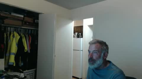 Snapshot of veryveryhairmanindenver chatting on October 2025 12:13:01 AM hairy man online show from October 2025 12:13:01 AM