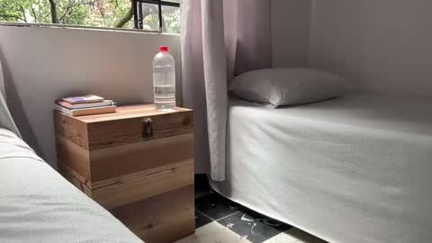 Snapshot of viajemos chatting on March 2026 06:45:02 PM papichulo y mamichula online show from March 2026 06:45:02 PM