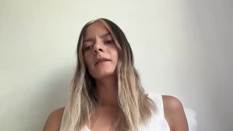 Snapshot of viajemos chatting on March 2026 04:56:01 PM papichulo y mamichula online show from March 2026 04:56:01 PM