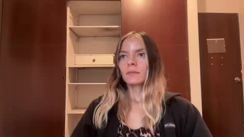 Snapshot of viajemos chatting on April 2026 10:15:02 PM papichulo y mamichula online show from April 2026 10:15:02 PM