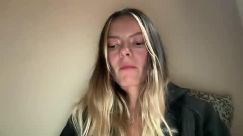 papichulo y mamichula online show from June 2026 10:11:01 PM