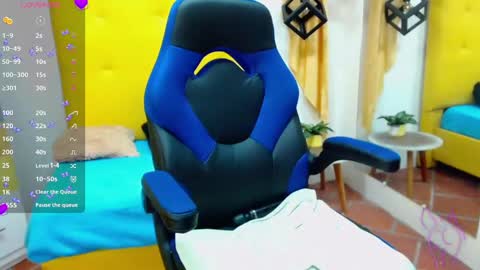 Snapshot of vic_nahomy chatting on January 2025 04:41:01 PM nahomy online show from January 2025 04:41:01 PM