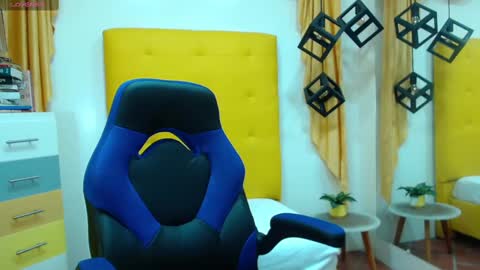 Snapshot of vic_nahomy chatting on February 2025 12:22:02 PM nahomy online show from February 2025 12:22:02 PM