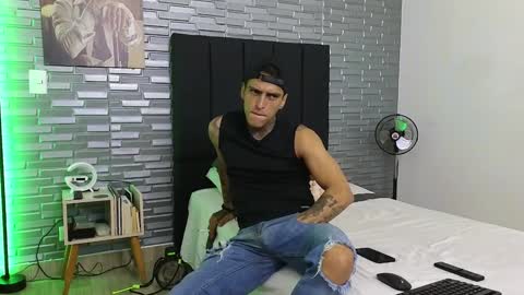 Victor cardenas online show from February 2025 04:06:01 AM