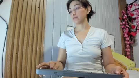 Snapshot of vicky__skinny_ chatting on March 2025 12:59:02 AM Vicky online show from March 2025 12:59:02 AM