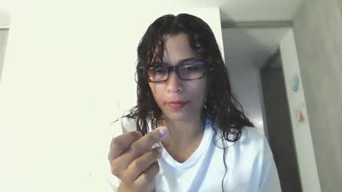 Snapshot of vicky_crazy chatting on April 2026 01:42:02 AM Vicky online show from April 2026 01:42:02 AM