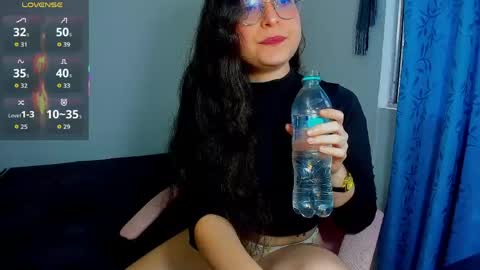 Snapshot of vicky_cristinax chatting on May 2026 10:40:02 PM Vicky online show from May 2026 10:40:02 PM