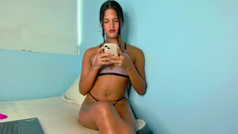Snapshot of vicky_diamond09 chatting on May 2026 10:38:02 PM Victoria online show from May 2026 10:38:02 PM