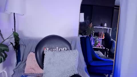 Vicky Greys online show from October 2025 06:08:01 PM