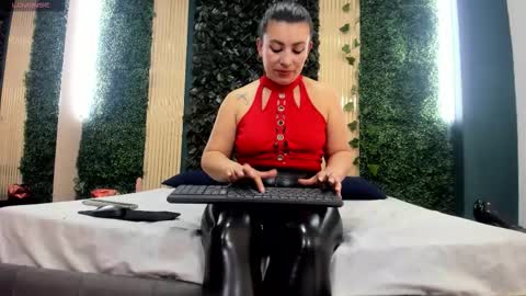 Vicky online show from February 2026 09:08:01 PM