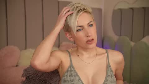Snapshot of vickysecret96 chatting on March 2025 05:58:02 PM vickysecret96 online show from March 2025 05:58:02 PM