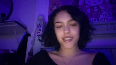 Snapshot of vickyyyx chatting on December 2024 07:15:02 AM Goddess Victory  online show from December 2024 07:15:02 AM