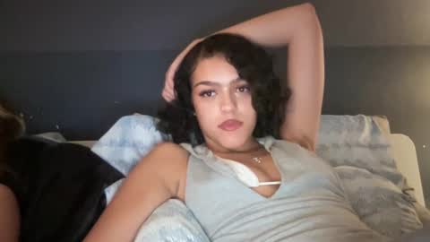 Snapshot of vickyyyx chatting on December 2024 04:13:01 AM Goddess Victory  online show from December 2024 04:13:01 AM