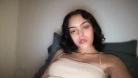 Snapshot of vickyyyx chatting on January 2025 09:00:01 AM Goddess Victory  online show from January 2025 09:00:01 AM