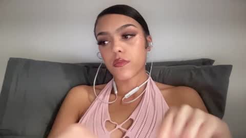 Snapshot of vickyyyx chatting on January 2025 07:13:02 AM Goddess Victory  online show from January 2025 07:13:02 AM