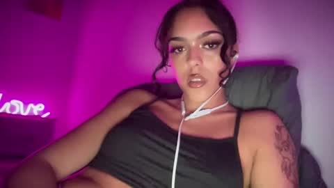 Snapshot of vickyyyx chatting on March 2025 08:02:02 AM Goddess Victory  online show from March 2025 08:02:02 AM