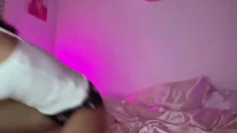Snapshot of vickyyyx chatting on March 2025 05:07:01 AM Goddess Victory  online show from March 2025 05:07:01 AM
