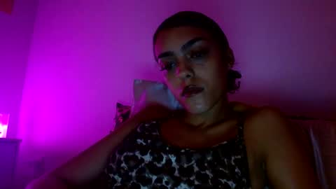 Snapshot of vickyyyx chatting on September 2025 04:56:01 AM Goddess Victory  online show from September 2025 04:56:01 AM