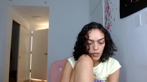 Snapshot of vickyyyx chatting on September 2025 11:10:02 PM Goddess Victory  online show from September 2025 11:10:02 PM