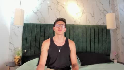 Victor Oliveira online show from March 2026 07:46:02 PM