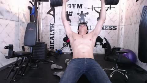 Victor Oliveira online show from March 2026 07:46:02 PM