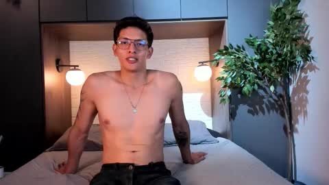 Victor Oliveira online show from March 2026 07:47:02 PM