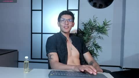 Victor Oliveira online show from March 2026 07:48:01 PM