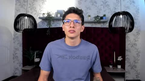 Victor Oliveira online show from April 2026 07:11:01 PM