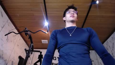 Victor Oliveira online show from April 2026 07:15:01 PM