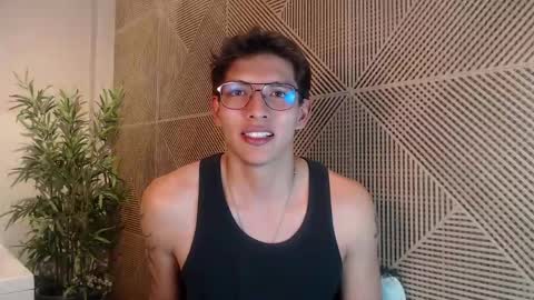 Victor Oliveira online show from April 2026 07:52:02 PM