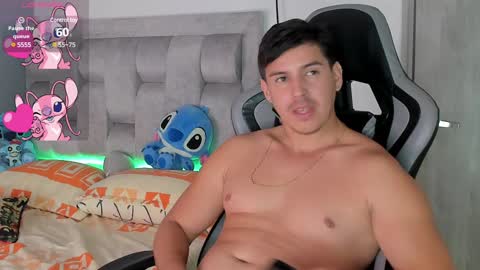Snapshot of victor_vixen chatting on December 2024 09:17:01 PM victor online show from December 2024 09:17:01 PM